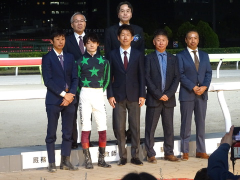 �֌W�ҋL�O�B�e