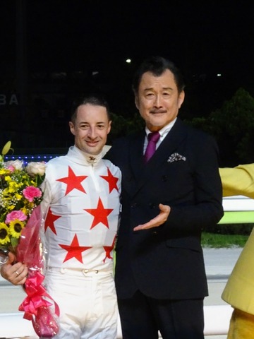 �����[���R��Ƌg�c�|���Y����