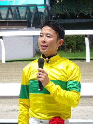 ���c����